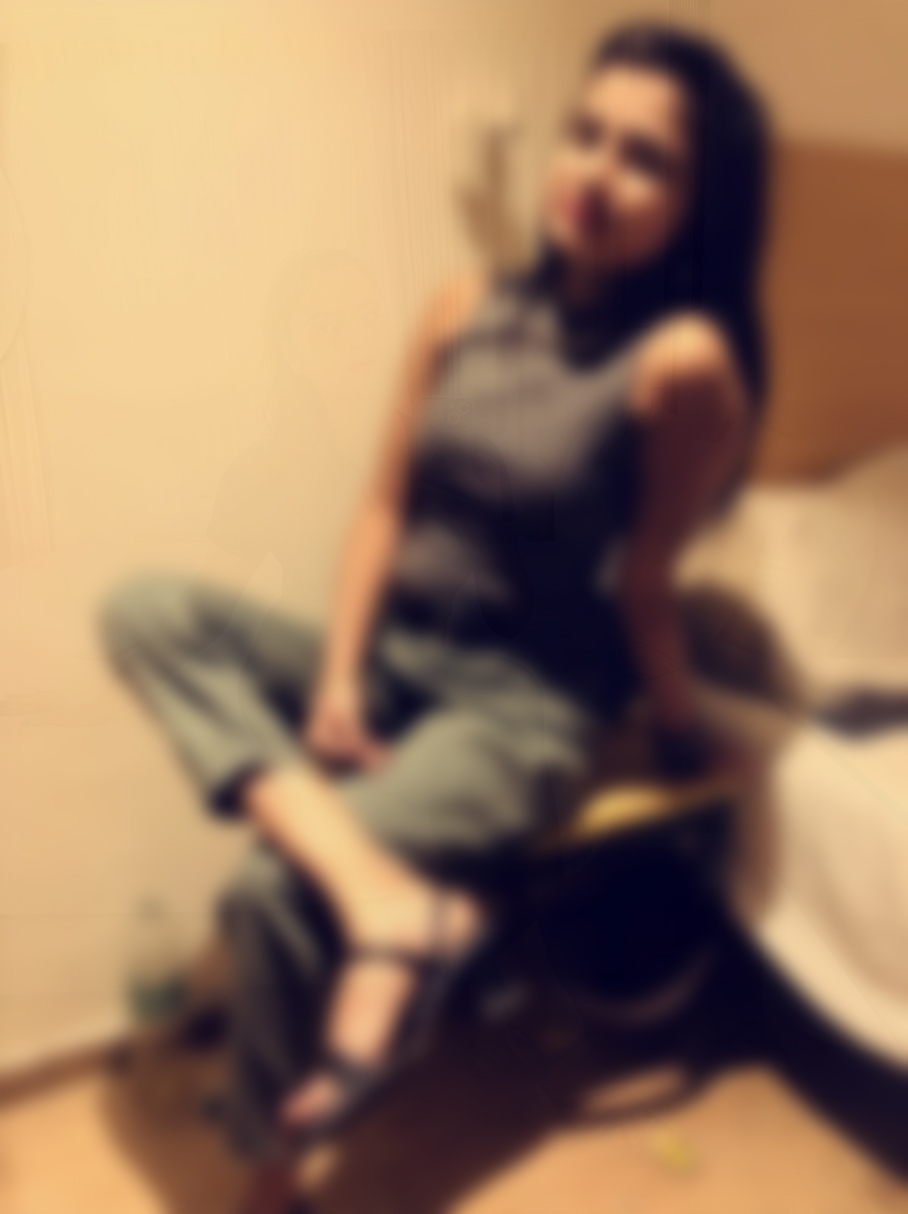 Escort Service aliganj